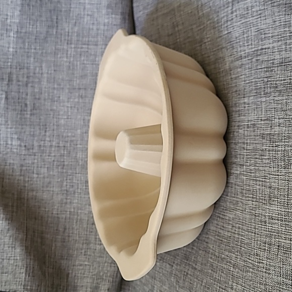 Pampered Chef Kitchen Pampered Chef Bundt Pan Poshmark